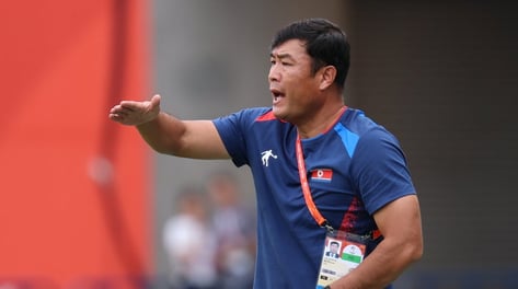 "남한과 왜 악수 안해?" 묻자…표정 변한 북한 감독 "이상한 질문 왜 해"