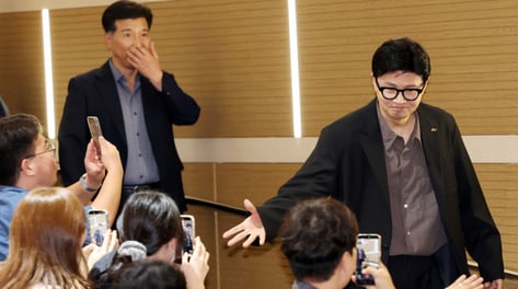 한동훈 "가상자산 과세 '빈 구멍 숭숭'…어설프게 코인족 건들지 말라"