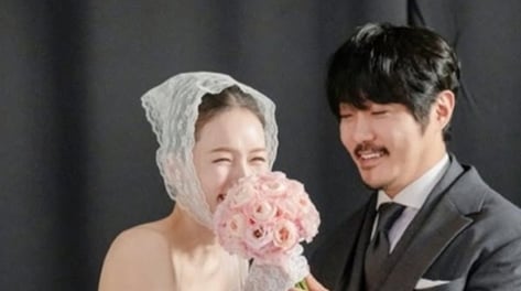"아이 셋 낳고 드디어"… KCM, 14년 만의 결혼식에 유재석 사회·김범수 축가