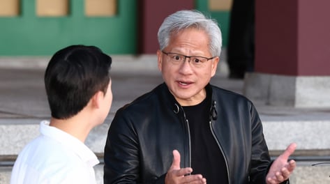 "이 또한 지나가라"...젠슨 황, 나스닥 폭락에도 AI 낙관론