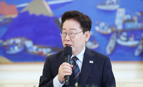 이재명 대통령 지지율 40% '취임 후 최저'…국민의힘 5%p 급등