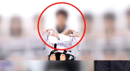 태권도관장, 여 초등생들에 '안대' 씌워 음란행위…휴대폰 열어보니
