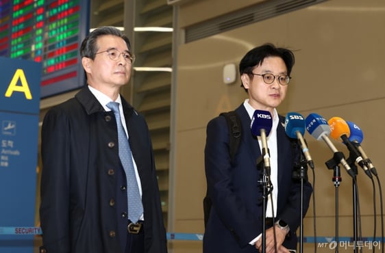 [속보]김용범, 한미 관세협상 관련 "중요한 것 한두가지만 팽팽하게 대립…전형적인 협상 모습" 썸네일