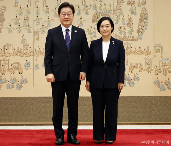 李정부 2기 총리에 '현직' 한성숙…'적극행정+국민통합' 두마리 토끼 잡을까 썸네일