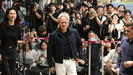 다시 한국 찾은 젠슨 황