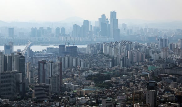 "부동산 싹 쓸어 가면 어쩌나"…외국인만 신났다? 규제 '역차별' 지적 썸네일