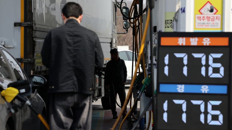2차 최고가격 첫날부터 주유소 800여곳 가격 올렸다…휘발유·경유 가격 반등