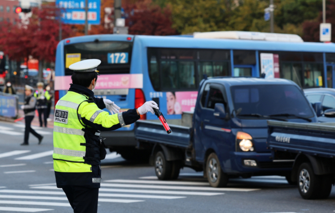 "감기약 먹어도 헤롱헤롱" 운전대 잡았다 '쾅'...단속 대상 약물 490종