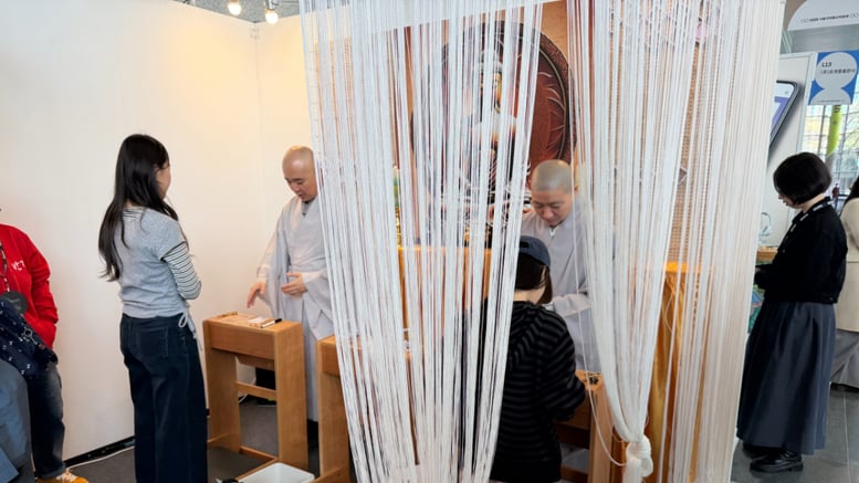 "법명 받을래" 힙불교에 취한 MZ…종교계 팬덤 문화·버튜버 열풍