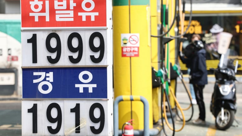 서울 휘발유 가격 평균 2000원 육박…3차 최고가격 더 오르나