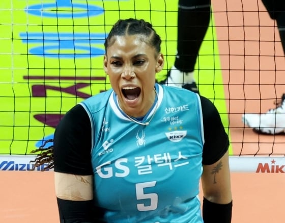 "무릎 만성 문제, 모두 알잖아요" 날아오른 실바, 봄배구 101점 폭격... 만장일치급 MVP→'장충의 봄' 완성하다 [장충 현장]