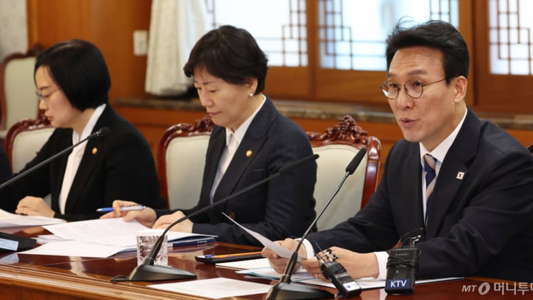 김민석 "중동 사태 오리무중…모든 시나리오 고려해 가용방안 발굴"