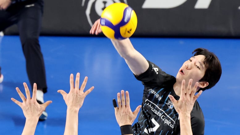 [포토]'가볍게 블로킹 넘기지요' 허수봉