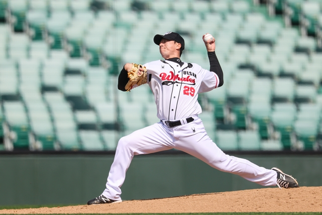 '와' 고효준, 송진우 넘었다! 43년 2개월 3일로 'KBO 1·2군 통합' 최고령 승리투수 금자탑