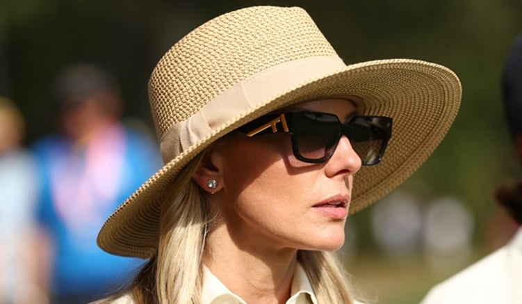 "아내 옆에 있는데 새벽 4시에 '뭐해?'" 우즈의 문자... 매킬로이 아내도 극대로 '골프 황제 기행'