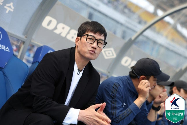 '쓰라린 첫 패배' 이정효 감독 자책 "질 만했다... 다시는 이런 경기 하면 안 돼" [수원 현장]