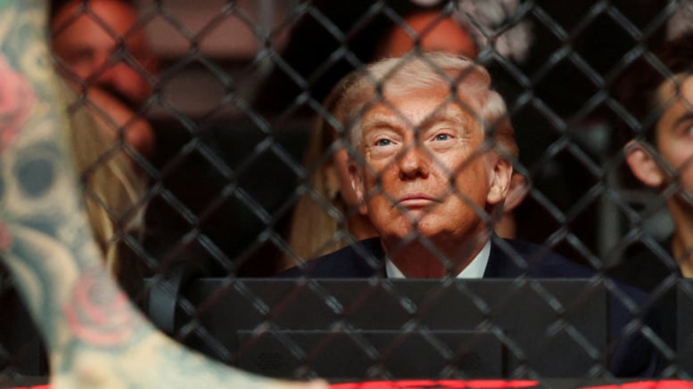 트럼프, '봉쇄'로 끝내지 않는다…"제한적 공습도 검토"