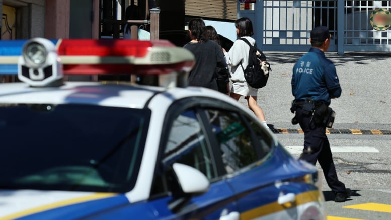 교사 향한 학생들의 흉기…반복되는 교내 참극, 학생부 기록이 해법될까