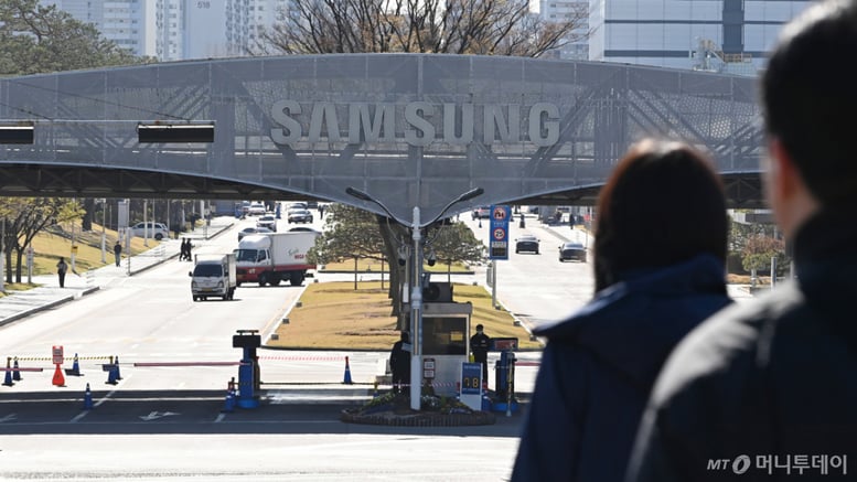 "성과급 45조 달라"는 삼전 노조...파업 땐 1분에 '수십억' 손실