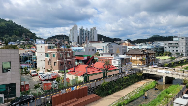 마을호텔·관광·교육이 한꺼번에…청년 몰린 '공주 제민천'의 비밀