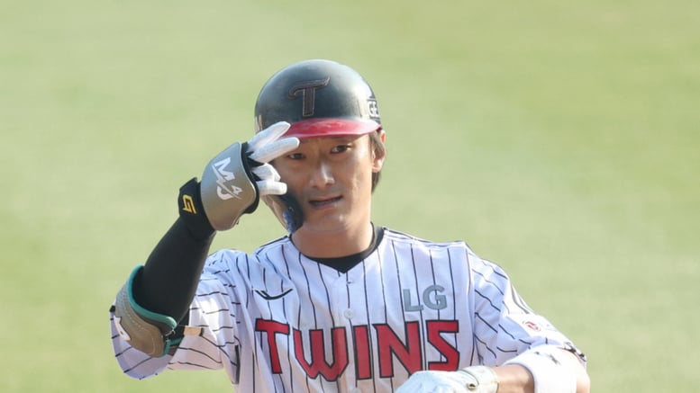 LG 8연승 종료 여파, '타율 0.173' GG 2루수 끝내 제외됐다... 24세 거포 내야수 선발 출격 [잠실 현장]