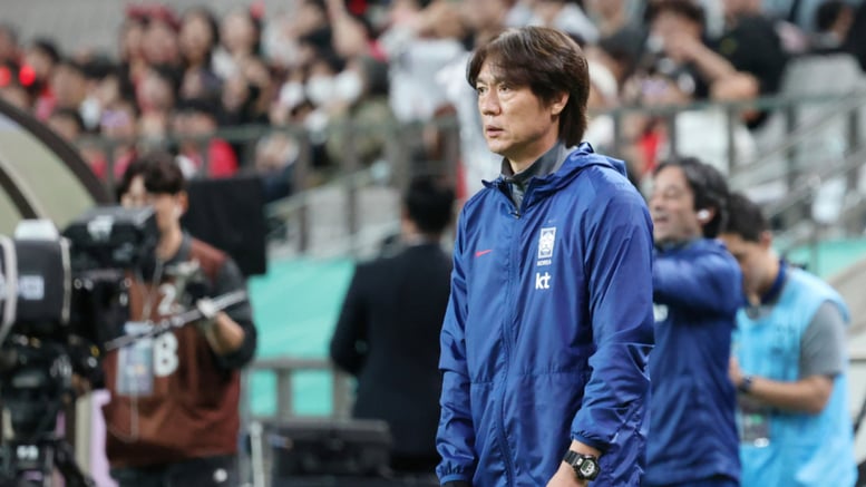 '월드컵 코앞인데' 외신도 홍명보호 전술 비판 "차라리 포백 전환해야"