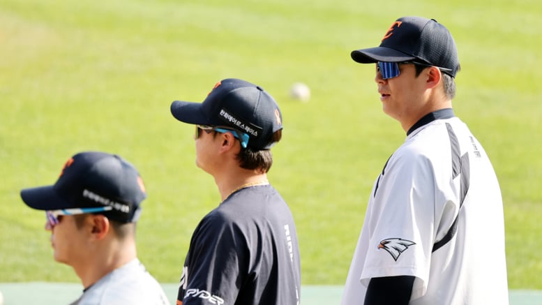 [포토] '4번타자로 복귀전 치르는' 노시환