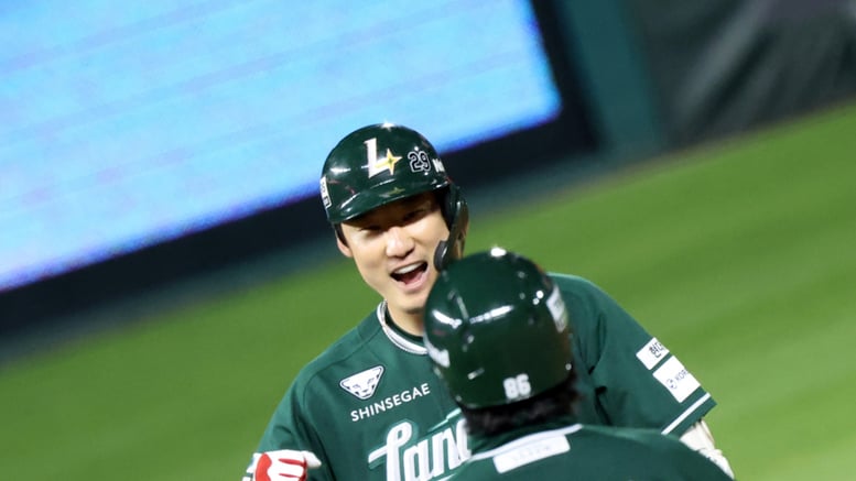 [포토]4-0이다 '5회말 1점 추가!'  오태곤