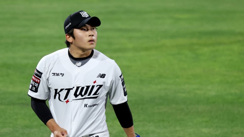 [포토]'8회말 불끄고 싶었는데' 박영현