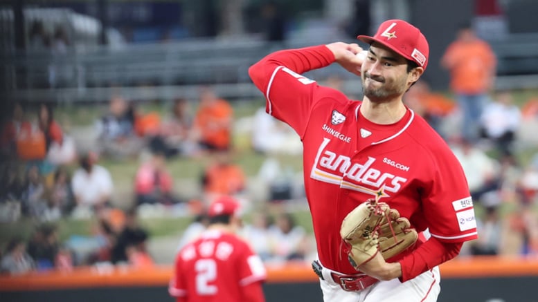 '화이트 어깨 통증' SSG 초비상, 6주 외인까지 고려한다... '선발 ERA 9위인데' 이를 어쩌나 [대전 현장]