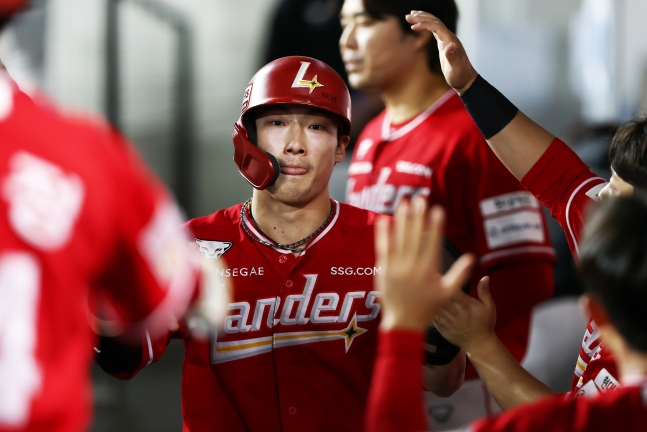 '5회까지 퍼펙트' 괴물 무너뜨린 디테일, "류현진 선배 공이 너무 좋아서" 승리를 만든 최지훈의 '신의 한 수' [대전 현장]