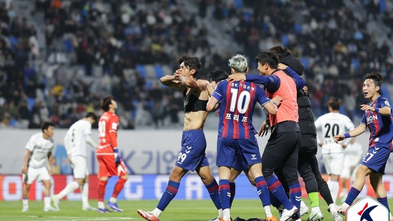 '05년생 하정우 멀티골' 수원FC, 수원 삼성 3-1 격파... '이정효호' 2패째 [수원 현장리뷰]