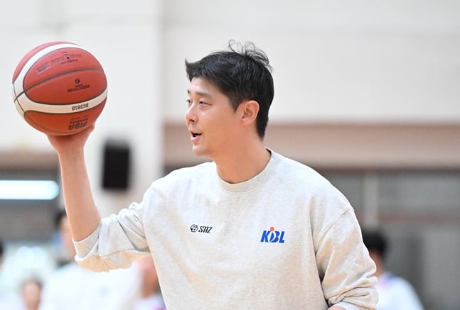 [공식발표] KCC, 수석코치로 김도수 전 해설위원 선임→'원주 DB 감독행' 이규섭 공백 메운다