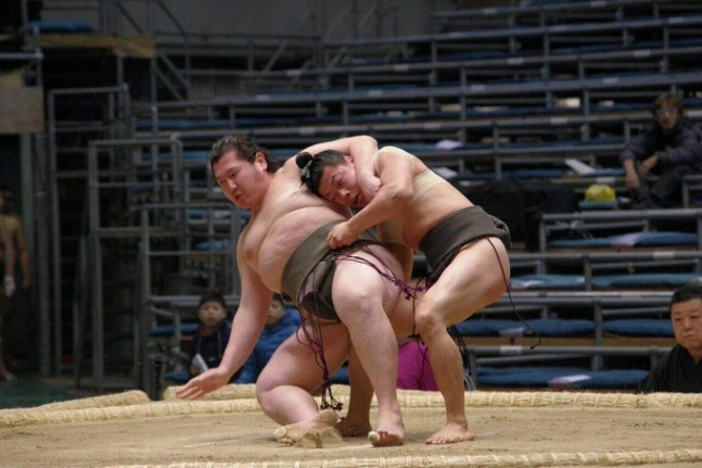 '대반전' 250kg 초거구 하늘로 던졌다, 무려 140kg 넘게 차이 나는데... '역대급 인간승리' 화제