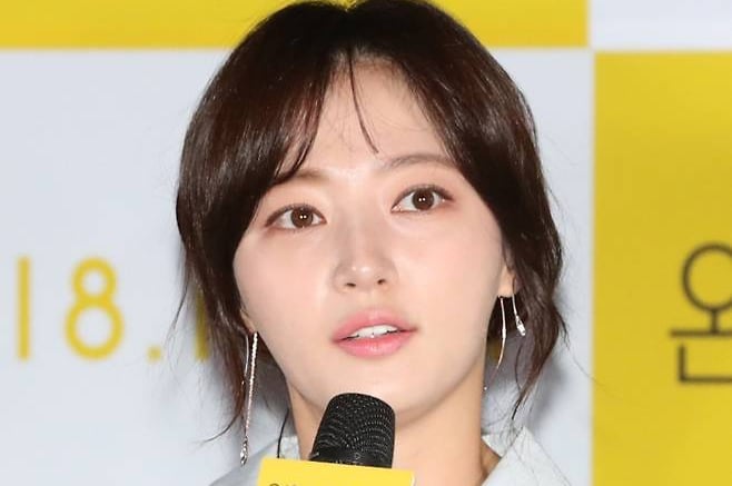 [단독]송하윤 "90분 뺨 때렸다고? 본 적도 없다"...후배 고소했지만 '무혐의'
