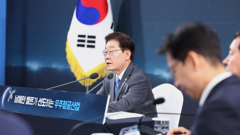[단독] 李 대통령 참여하는 '우주항공 단톡방' 생겼다
