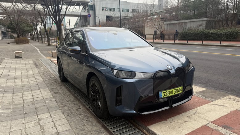 뒷좌석과 대화 편한 전기 SUV…BMW '뉴 iX'[메소드시승기]