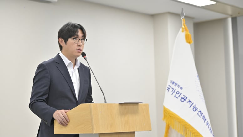 취임한 하정우 AI전략위 부위원장 "AI 혜택 확산되도록 걸림돌 없앤다"