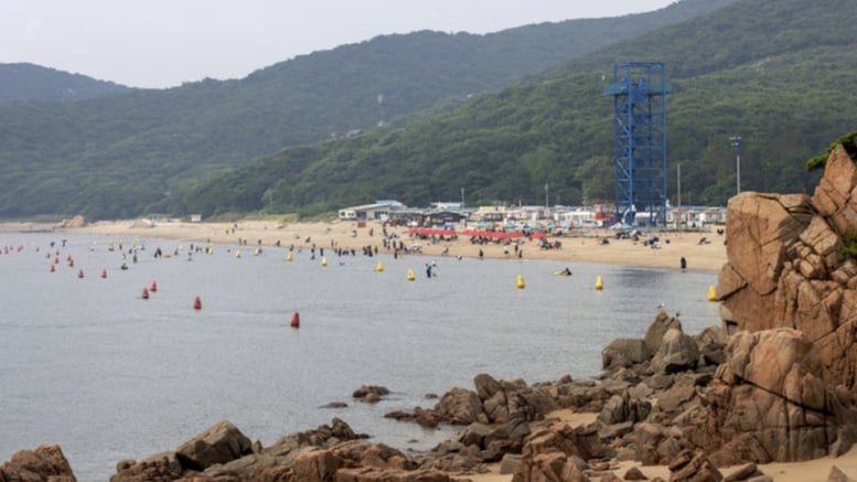 "60대 여성, 수중 걷기하다 사라져"...인천 하나개해수욕장 수색