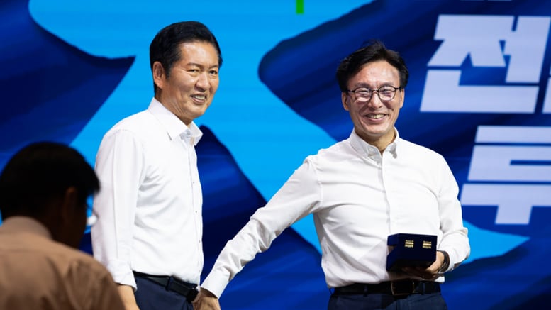 "여론조사 전화, 20대라 해라"...민주당이 고발한 '친청계 유튜버' 수사