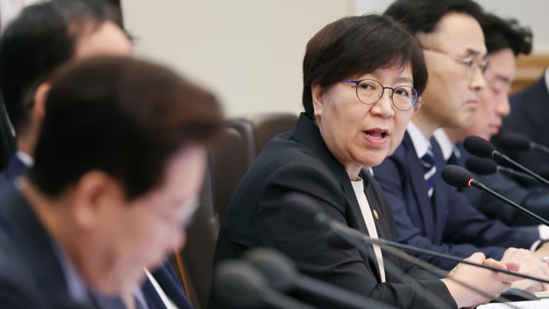 노인이 노인 돌보는 돌봄, AI·로봇으로 타개...정부가 연구·개발 지원