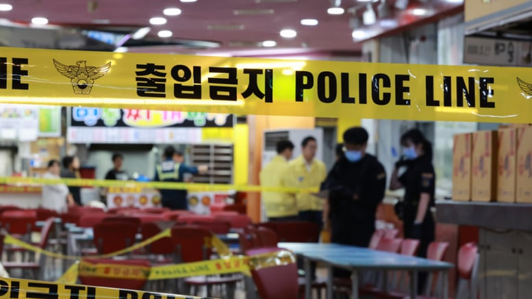 또 쇼핑몰 칼부림, 애먼 시민 10명 다쳤다...유통가, 테러 대응 '비상'