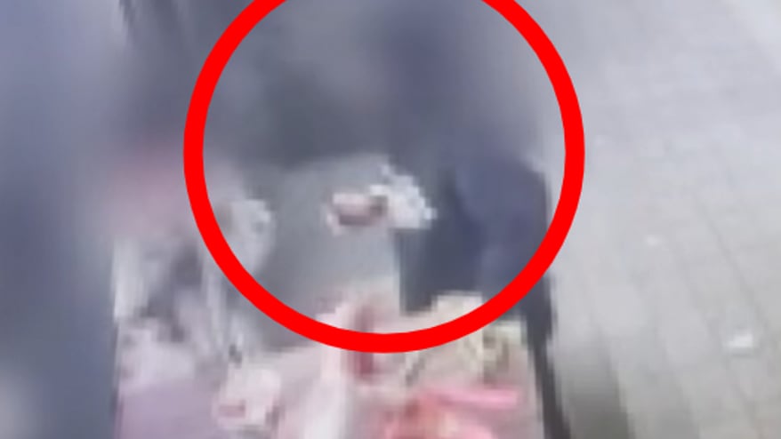 [더영상] ①딸에게 담배 건넨 엄마 ②BTS '화이트워싱'? ③'마약왕' 국내 압송