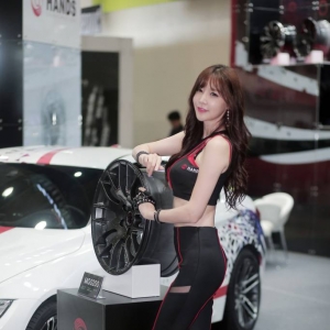 '레이싱모델 홍지연' 우월한 기럭지